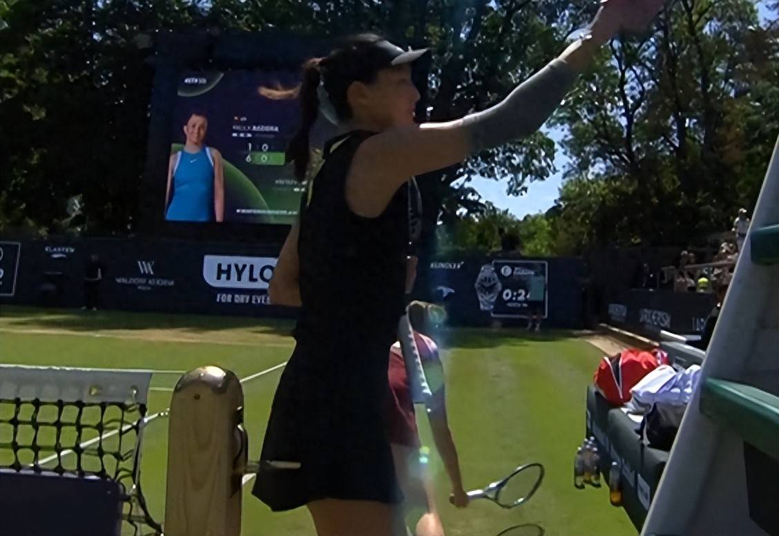 包含莎拉波娃连续二十场比赛得分超过表现优异，巴塞罗那不断突破！上演精彩一战的词条